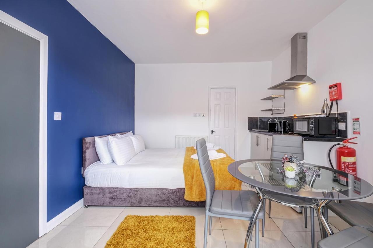 Harrow on the Hill Fernbank Rooms Sudbury Hill, Harrow, Self-Contained Studios With En-Suite المظهر الخارجي الصورة