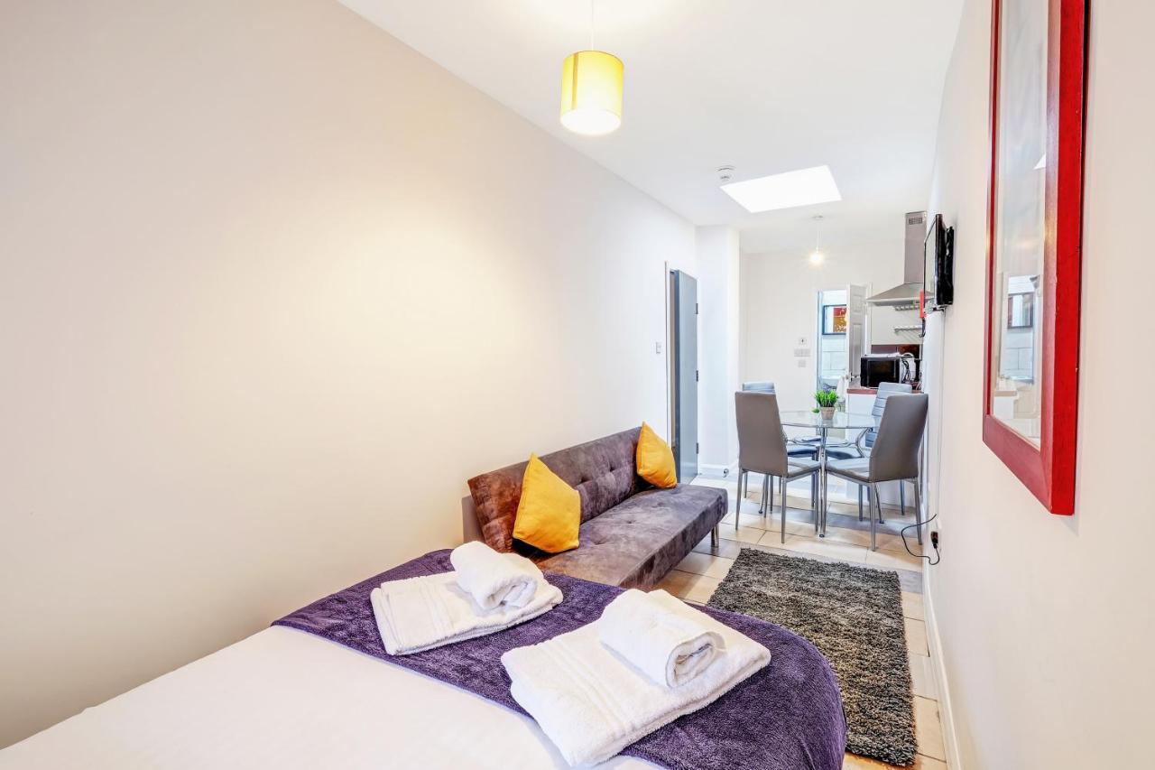 Harrow on the Hill Fernbank Rooms Sudbury Hill, Harrow, Self-Contained Studios With En-Suite المظهر الخارجي الصورة