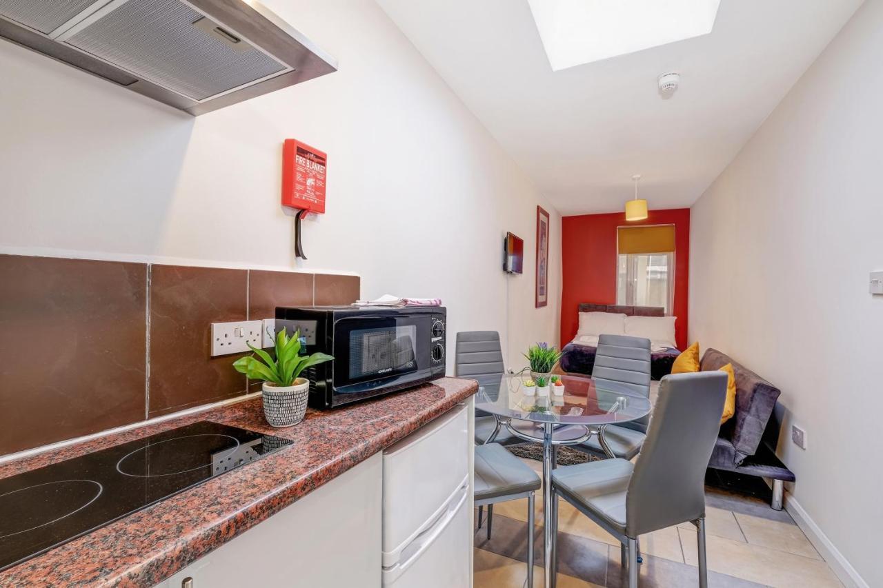 Harrow on the Hill Fernbank Rooms Sudbury Hill, Harrow, Self-Contained Studios With En-Suite المظهر الخارجي الصورة