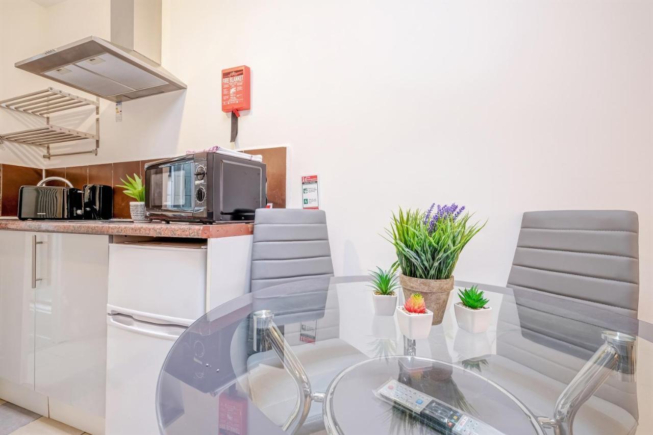 Harrow on the Hill Fernbank Rooms Sudbury Hill, Harrow, Self-Contained Studios With En-Suite المظهر الخارجي الصورة