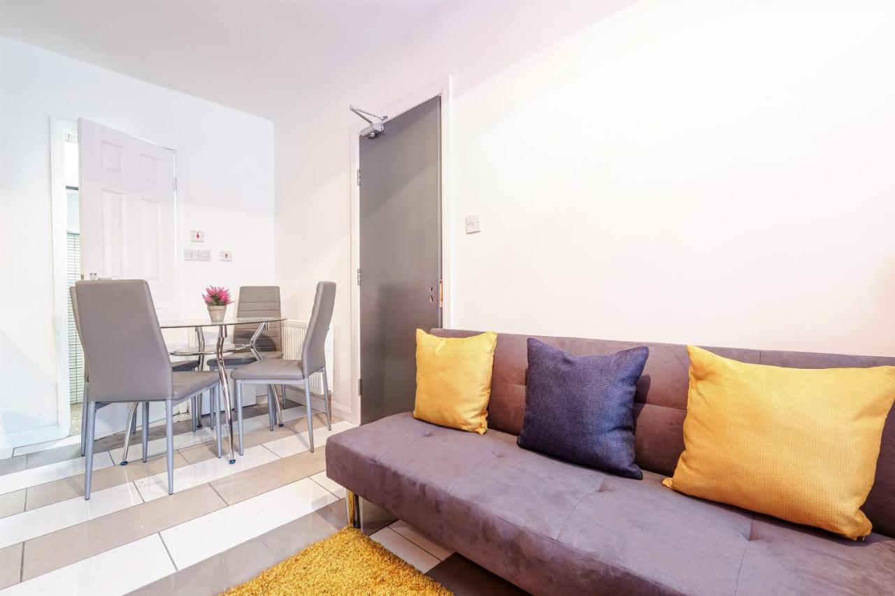 Harrow on the Hill Fernbank Rooms Sudbury Hill, Harrow, Self-Contained Studios With En-Suite المظهر الخارجي الصورة