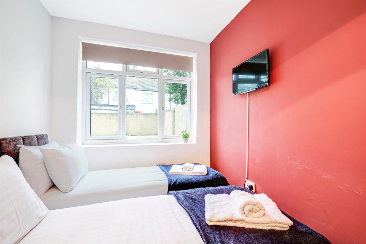 Harrow on the Hill Fernbank Rooms Sudbury Hill, Harrow, Self-Contained Studios With En-Suite المظهر الخارجي الصورة