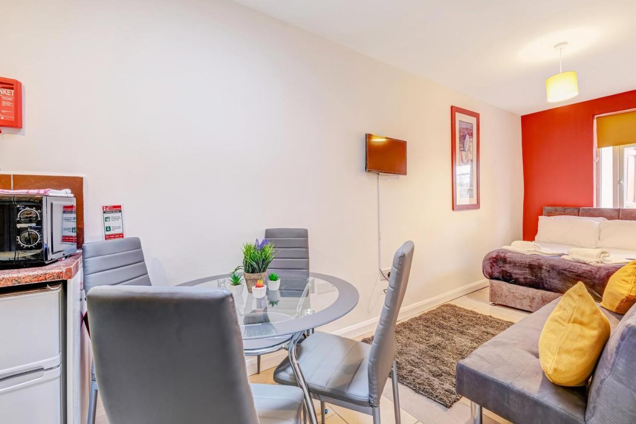 Harrow on the Hill Fernbank Rooms Sudbury Hill, Harrow, Self-Contained Studios With En-Suite المظهر الخارجي الصورة