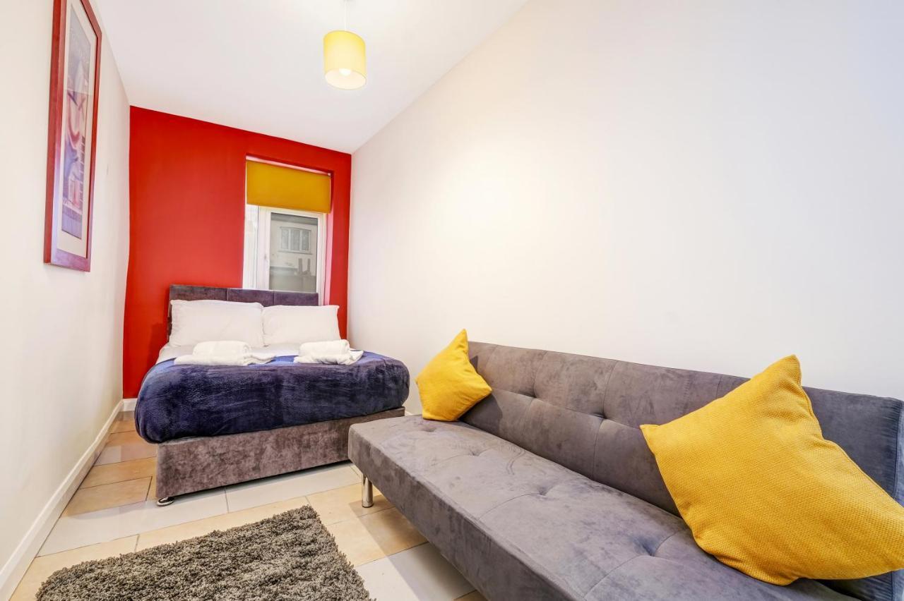 Harrow on the Hill Fernbank Rooms Sudbury Hill, Harrow, Self-Contained Studios With En-Suite المظهر الخارجي الصورة