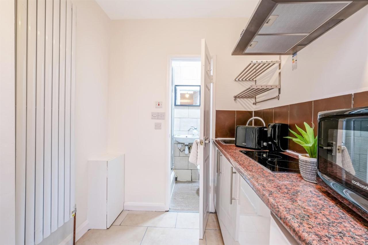 Harrow on the Hill Fernbank Rooms Sudbury Hill, Harrow, Self-Contained Studios With En-Suite المظهر الخارجي الصورة