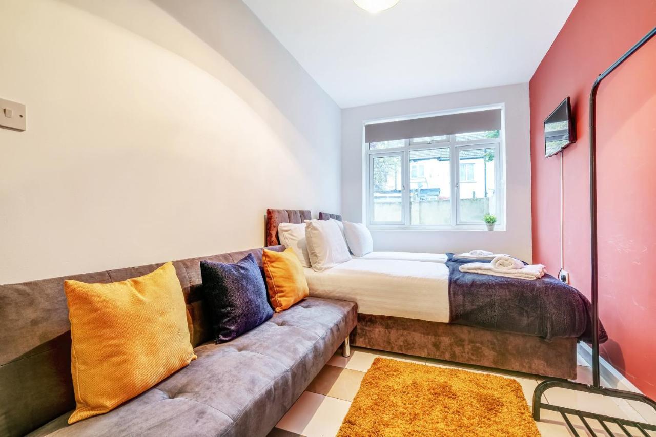 Harrow on the Hill Fernbank Rooms Sudbury Hill, Harrow, Self-Contained Studios With En-Suite المظهر الخارجي الصورة