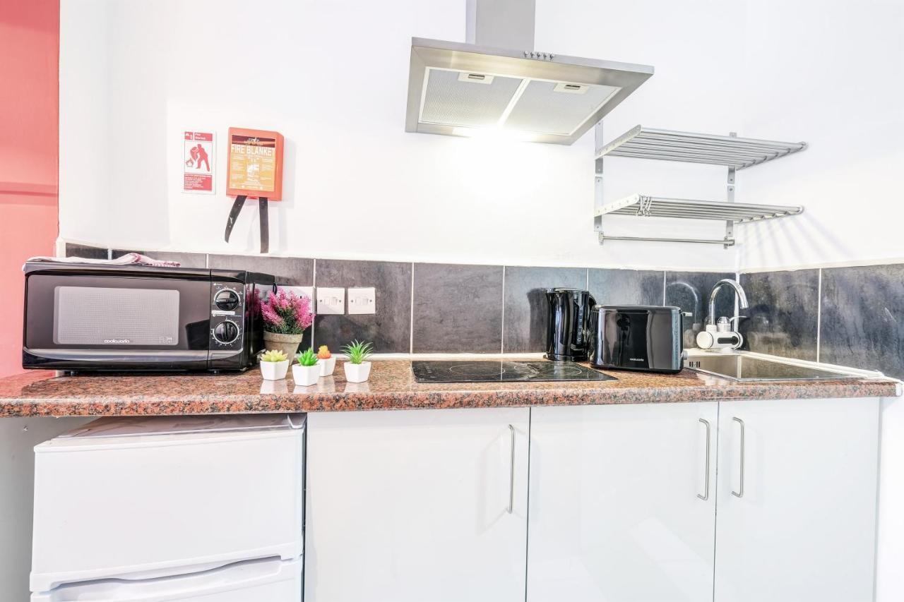 Harrow on the Hill Fernbank Rooms Sudbury Hill, Harrow, Self-Contained Studios With En-Suite المظهر الخارجي الصورة