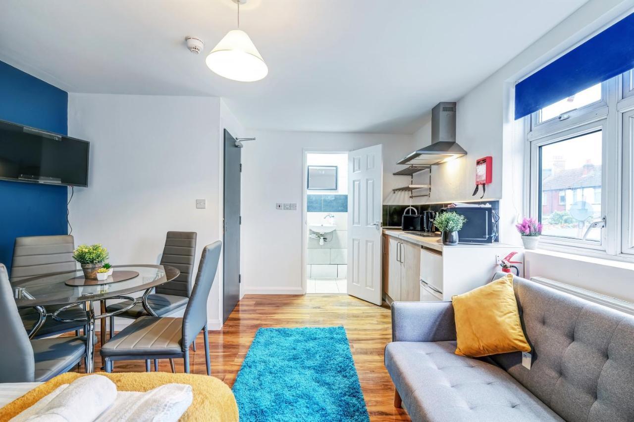 Harrow on the Hill Fernbank Rooms Sudbury Hill, Harrow, Self-Contained Studios With En-Suite المظهر الخارجي الصورة