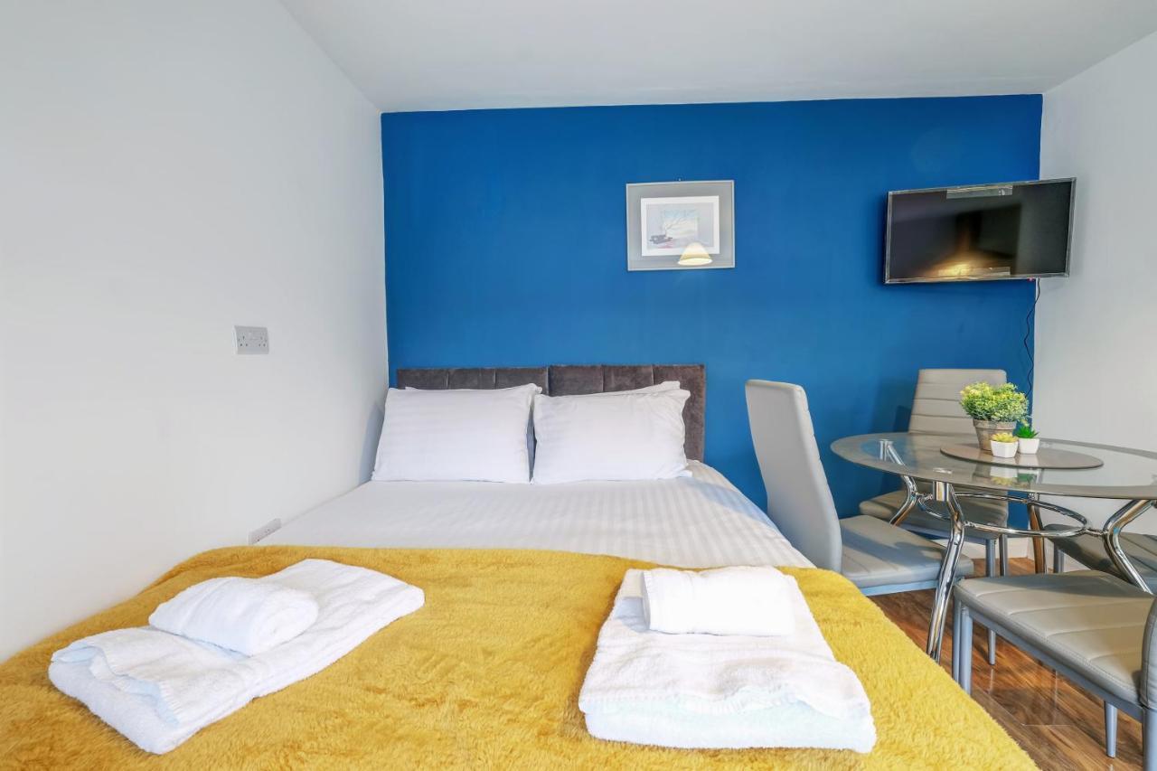 Harrow on the Hill Fernbank Rooms Sudbury Hill, Harrow, Self-Contained Studios With En-Suite المظهر الخارجي الصورة