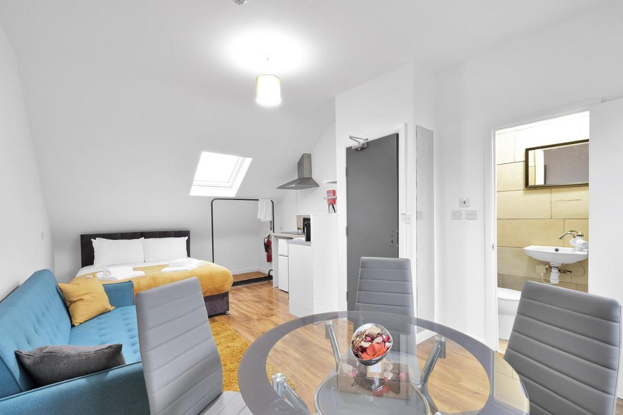 Harrow on the Hill Fernbank Rooms Sudbury Hill, Harrow, Self-Contained Studios With En-Suite المظهر الخارجي الصورة